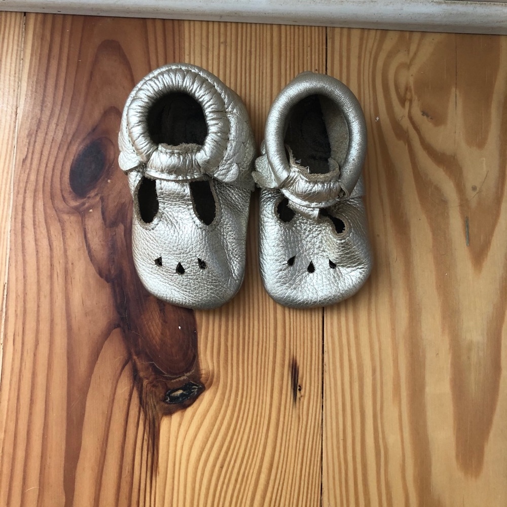 Freshly Picked Moccasin Size 4 Gold